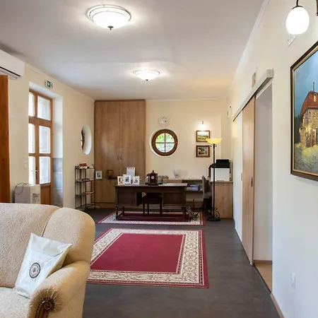 Kis Helikon Otel 4*