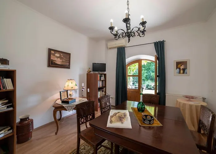 Kis Helikon Szálloda 4*